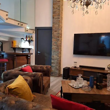 Della Quiete Apartment *